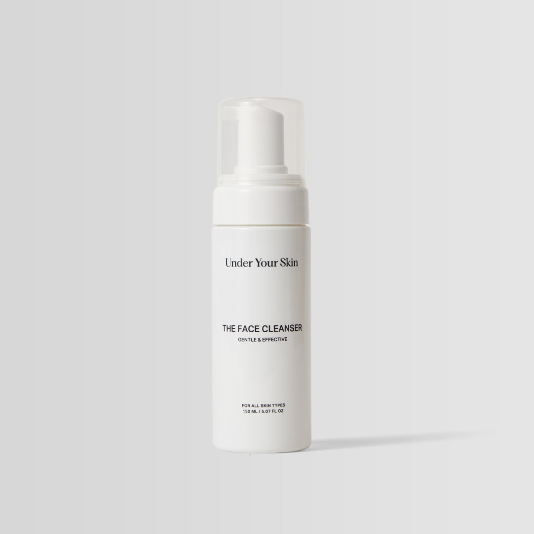 Face cleanser på en vit bakgrund.