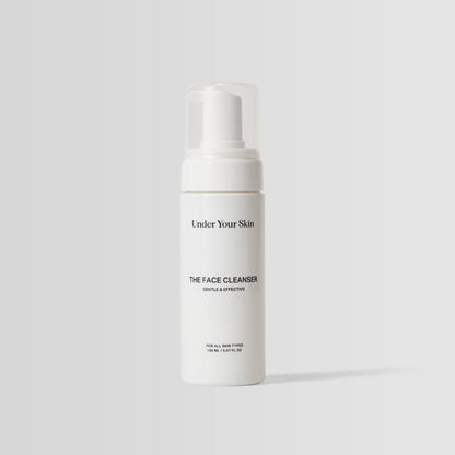 Face cleanser på en vit bakgrund.